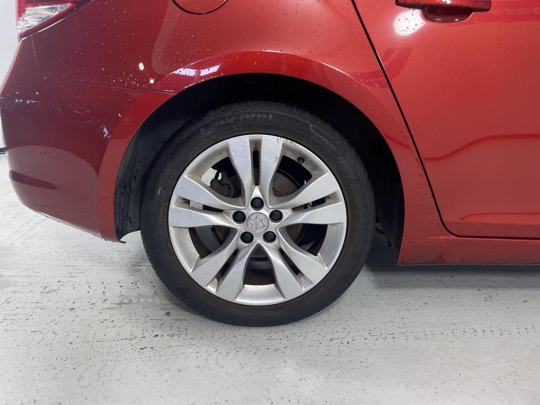 Photo '12' of Holden Cruze