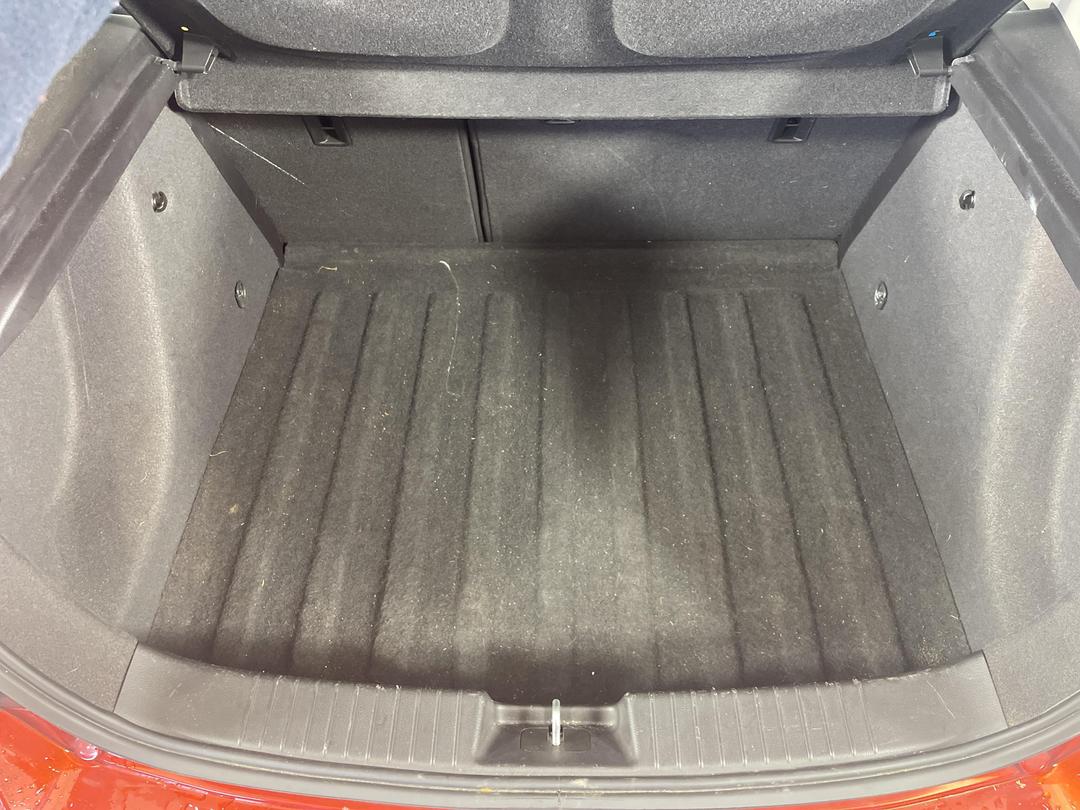 Photo '14' of Holden Cruze