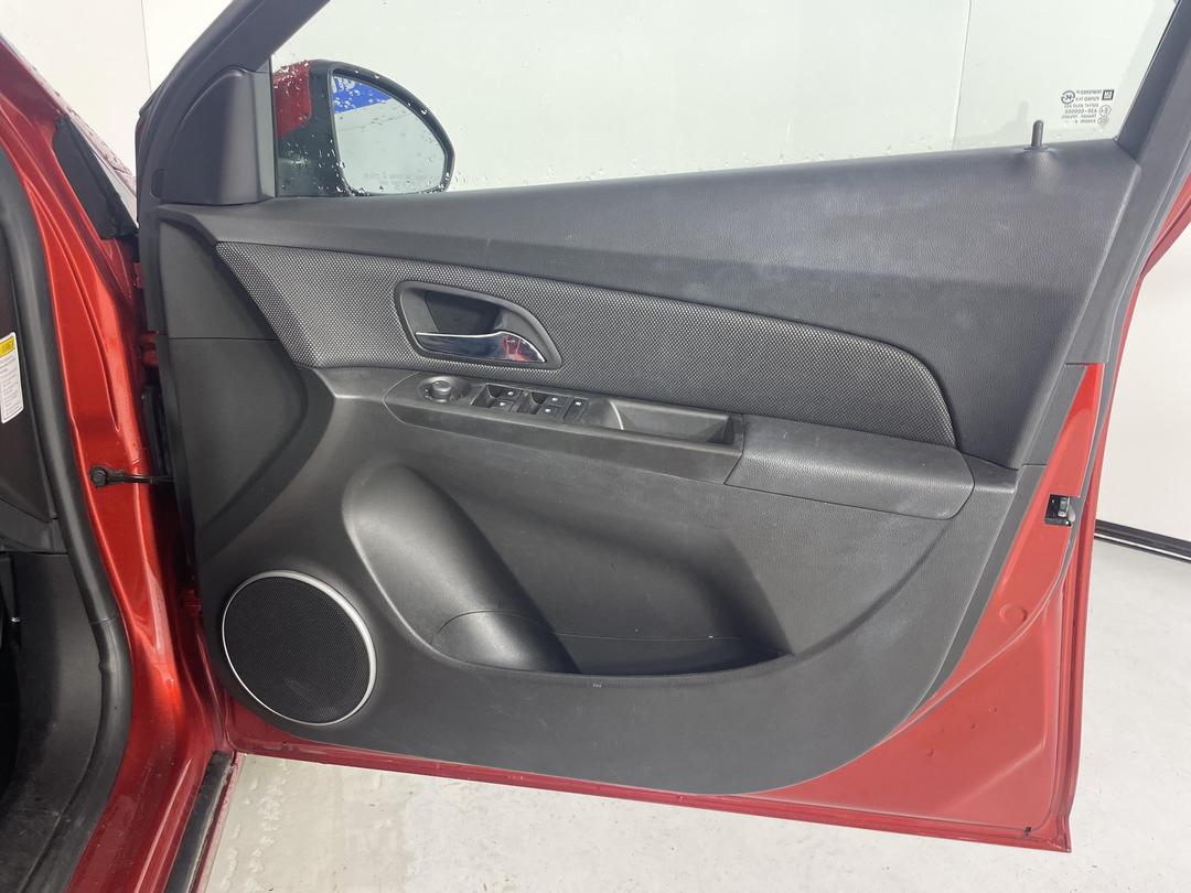 Photo '15' of Holden Cruze