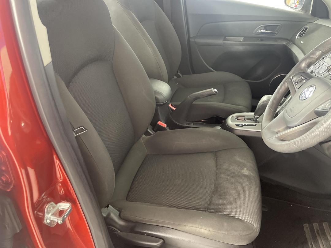 Photo '16' of Holden Cruze