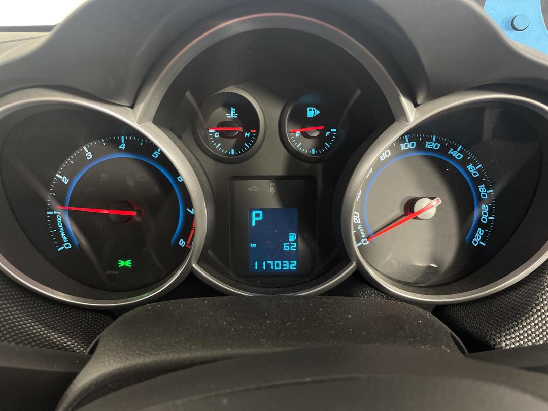 Photo '21' of Holden Cruze