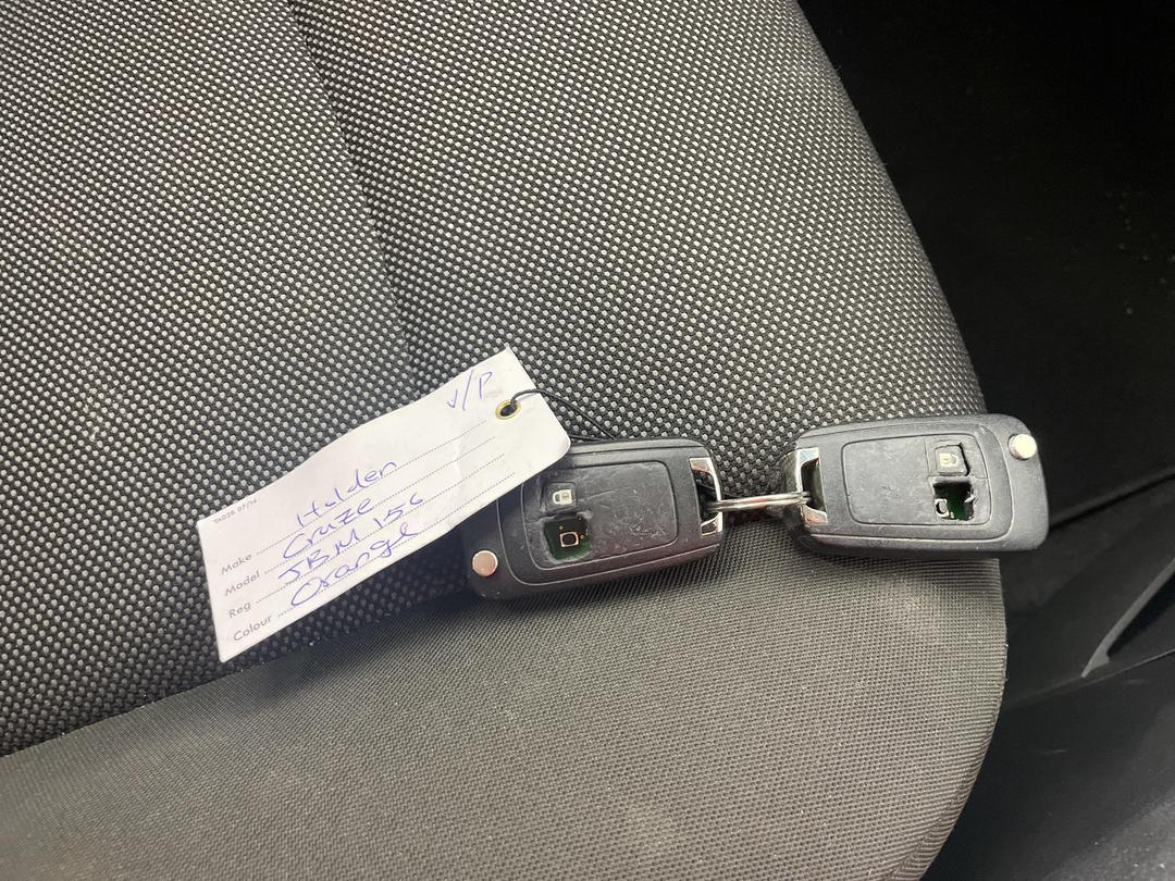 Photo '22' of Holden Cruze