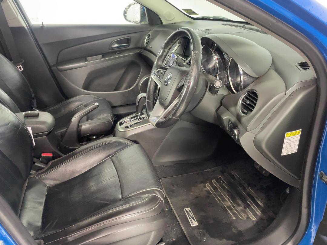 Photo '16' of Holden Cruze