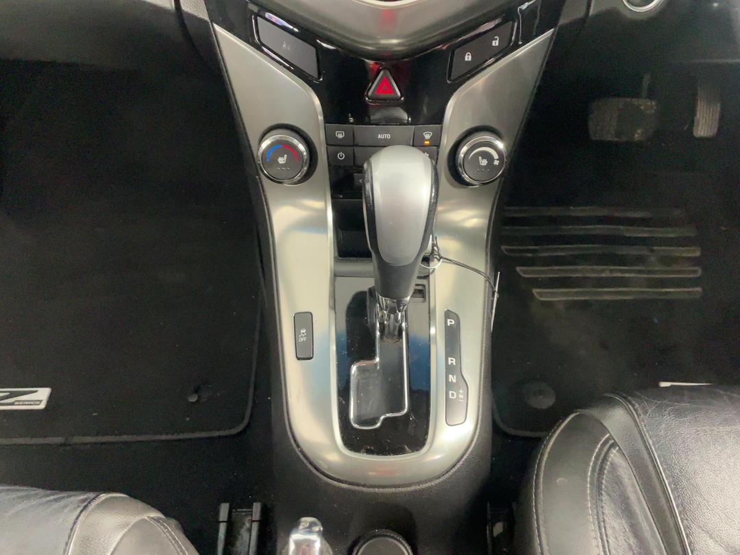 Photo '18' of Holden Cruze
