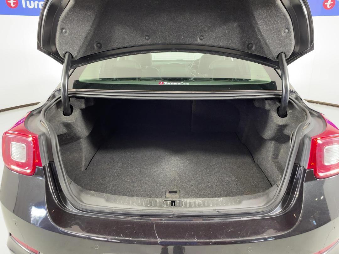 Photo '14' of Holden Malibu
