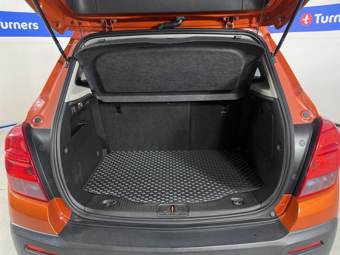 Photo '14' of Holden Trax