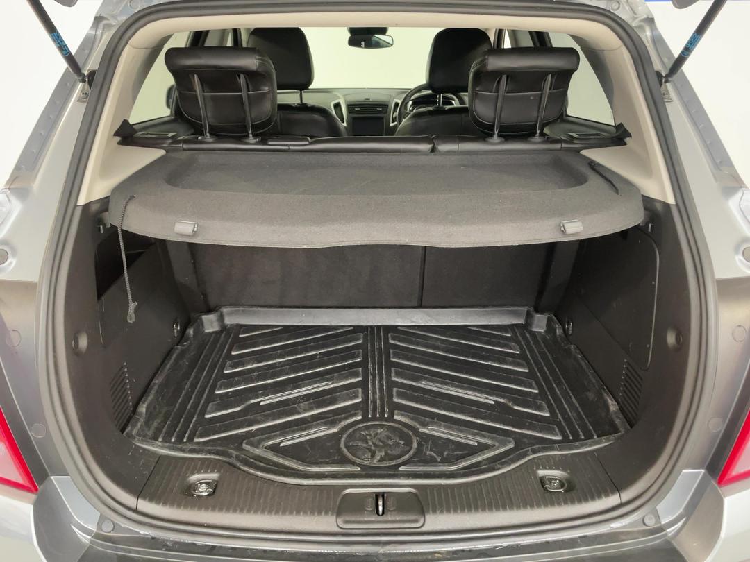 Photo '14' of Holden Trax