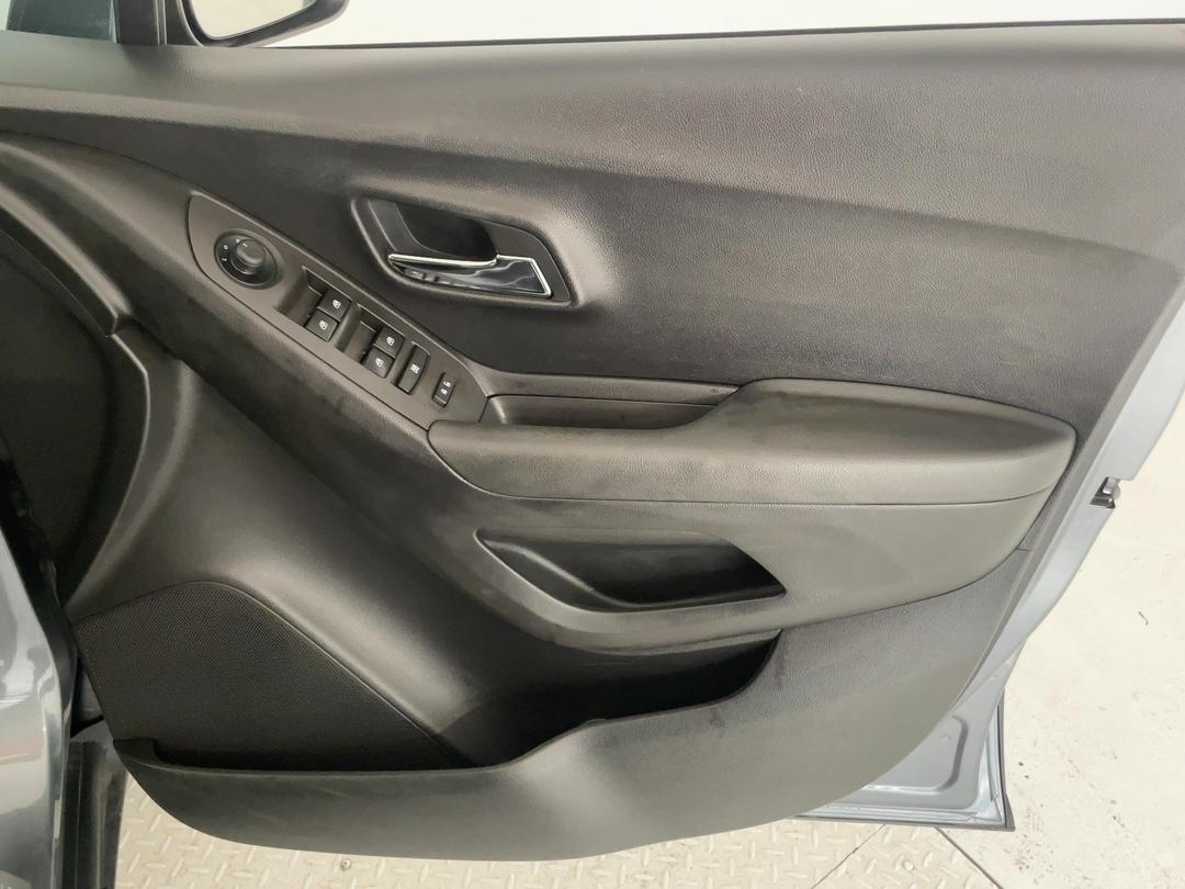 Photo '15' of Holden Trax