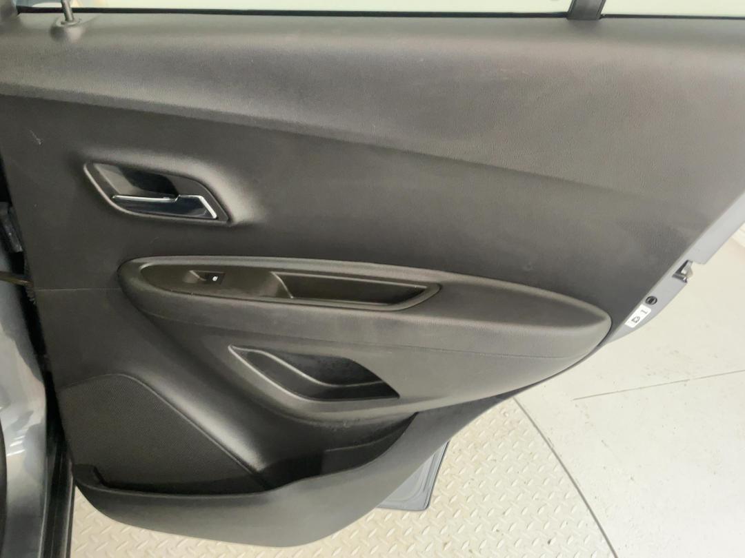 Photo '19' of Holden Trax