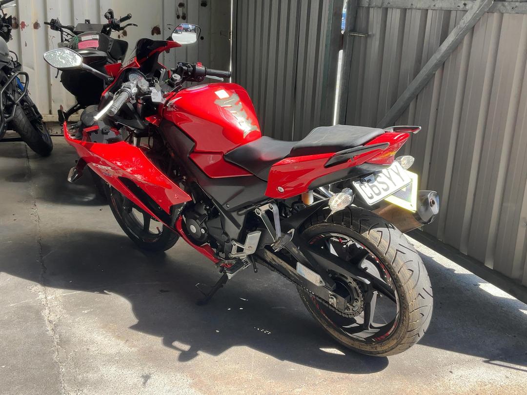 Photo '6' of Honda CBR 300 Photo '6' of Honda CBR 300
