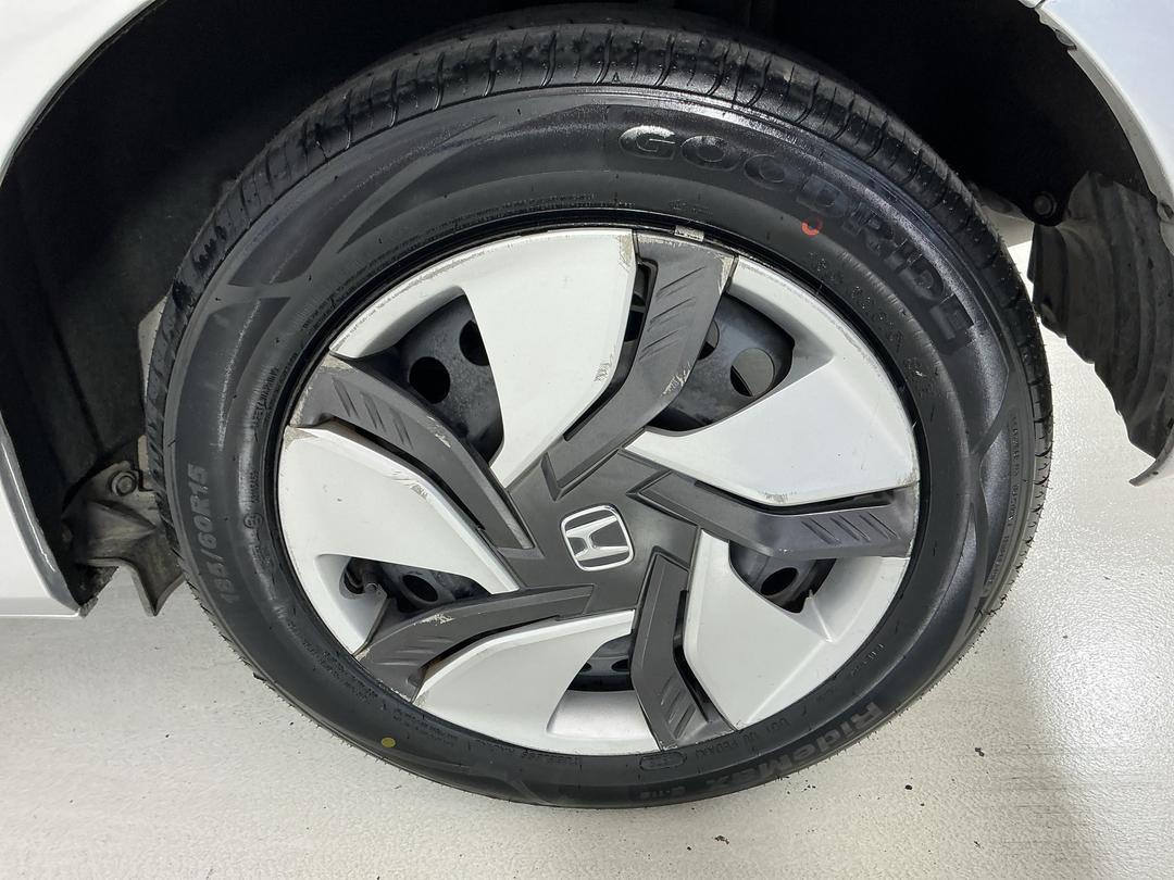 Photo '11' of Honda FIT