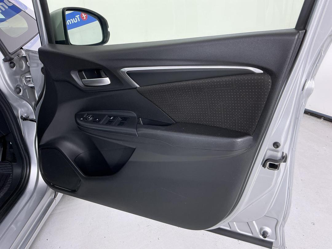 Photo '15' of Honda FIT