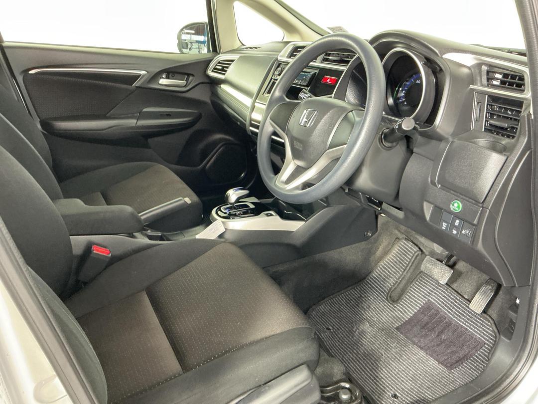 Photo '16' of Honda FIT