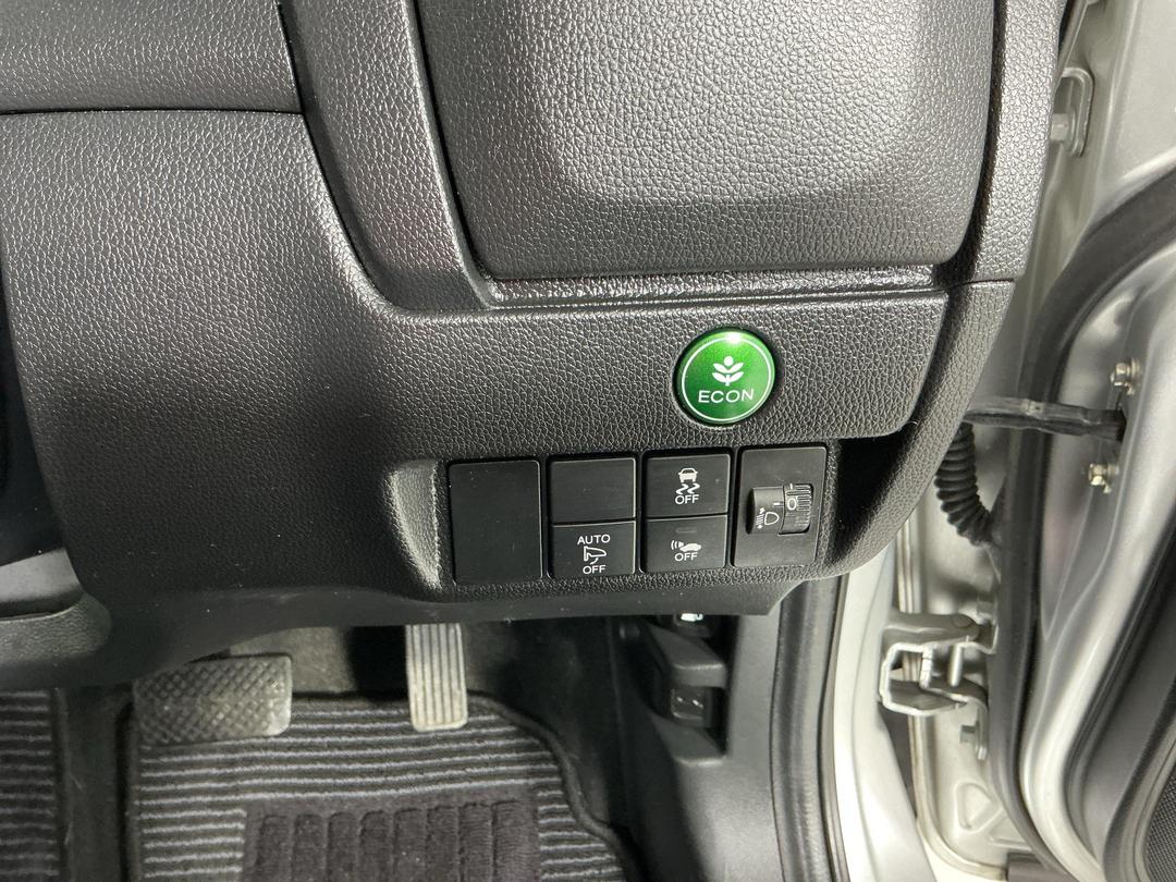 Photo '24' of Honda FIT