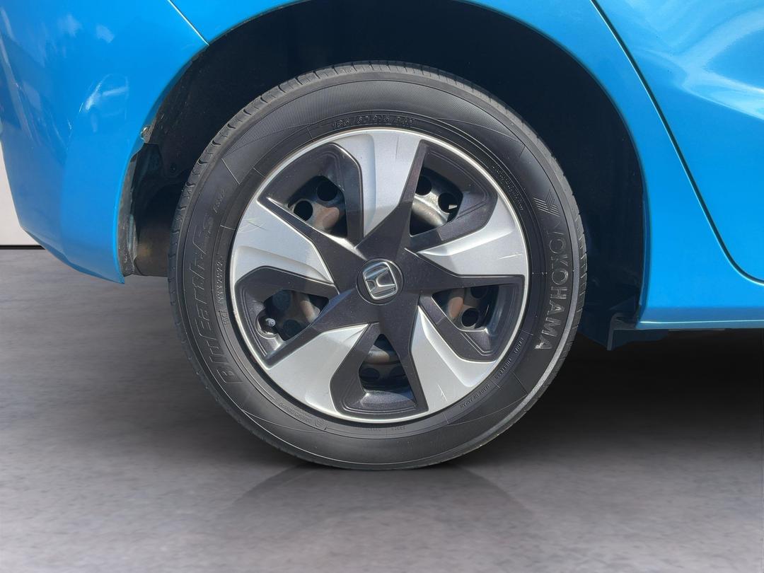 Photo '12' of Honda FIT