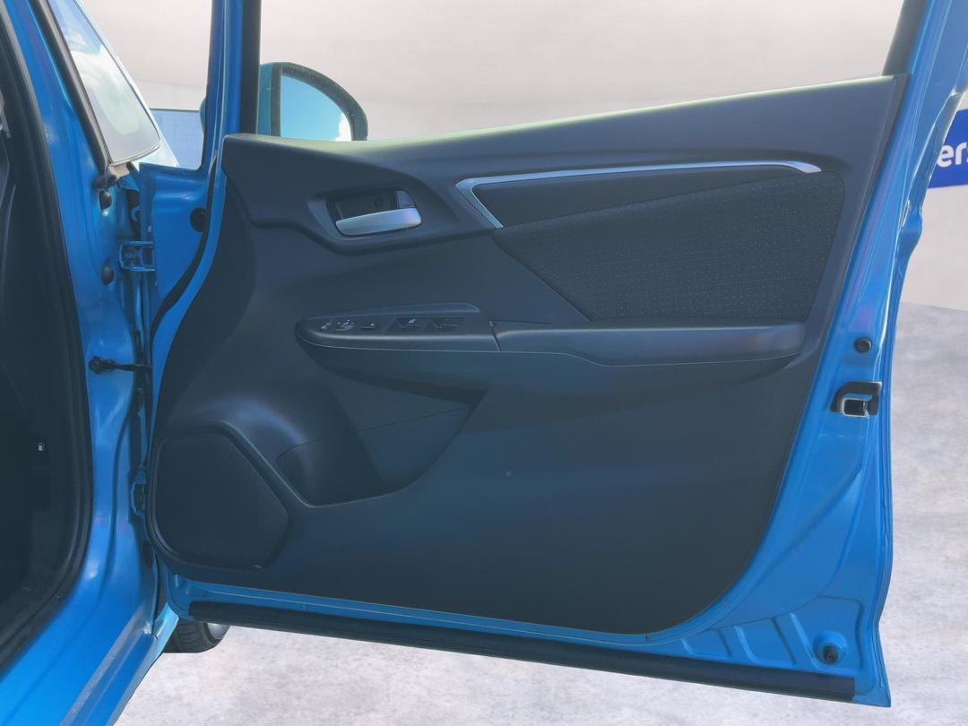 Photo '15' of Honda FIT