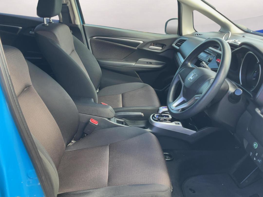 Photo '16' of Honda FIT