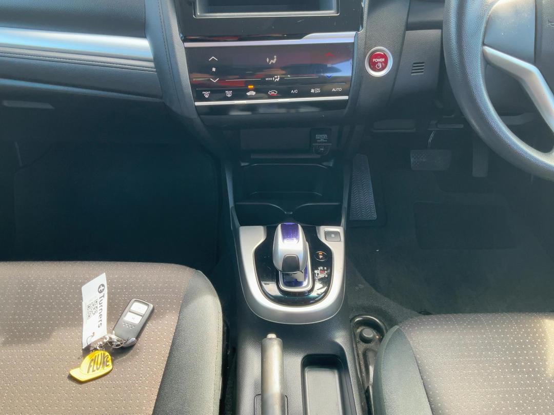 Photo '18' of Honda FIT