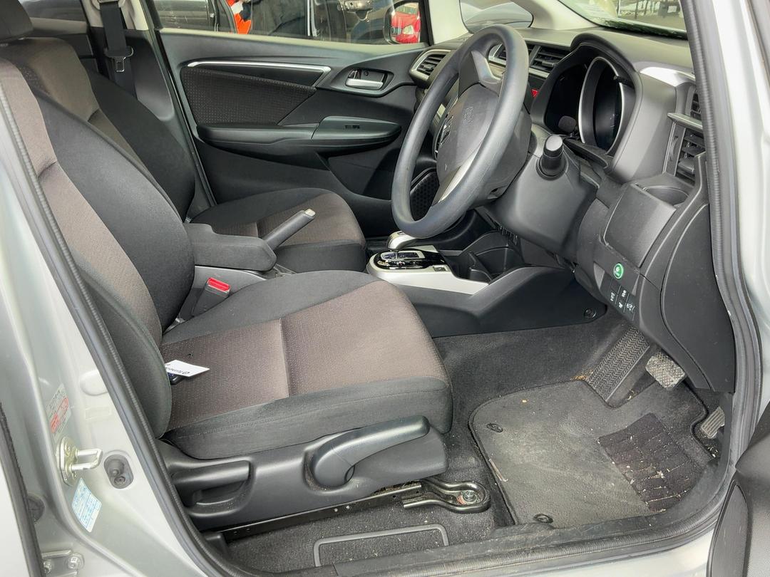 Photo '16' of Honda FIT Photo '16' of Honda FIT
