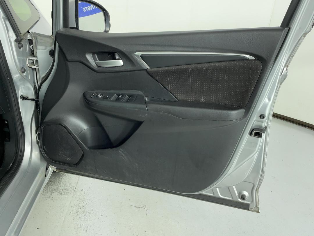 Photo '15' of Honda FIT
