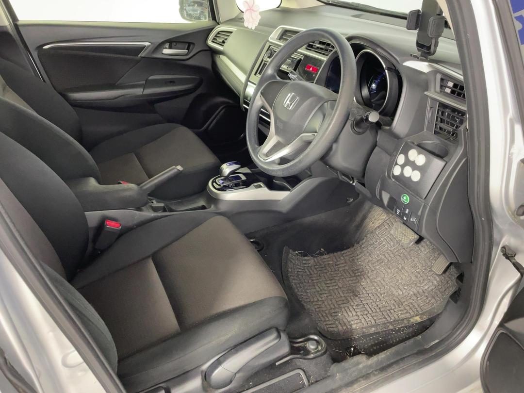 Photo '16' of Honda FIT