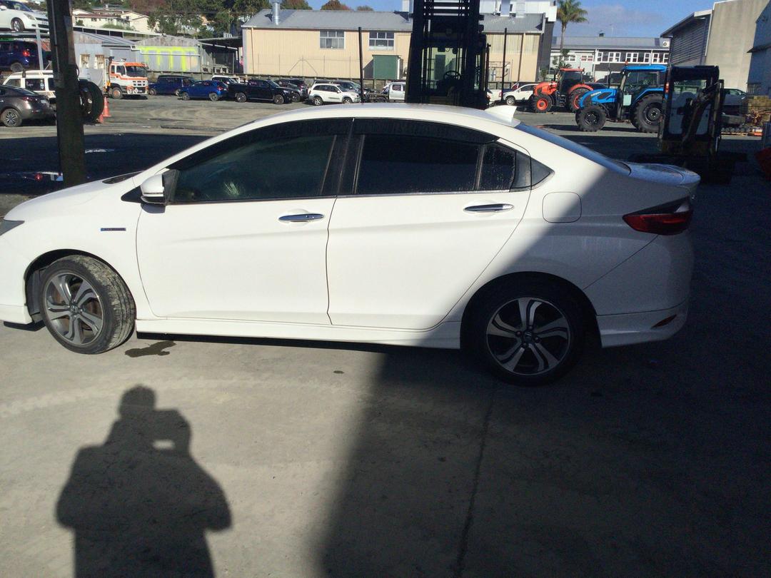 Photo '4' of Honda Grace Hybrid