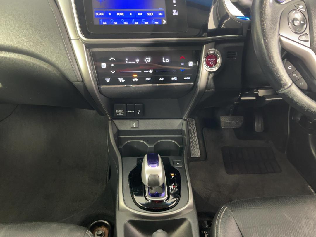 Photo '18' of Honda Grace