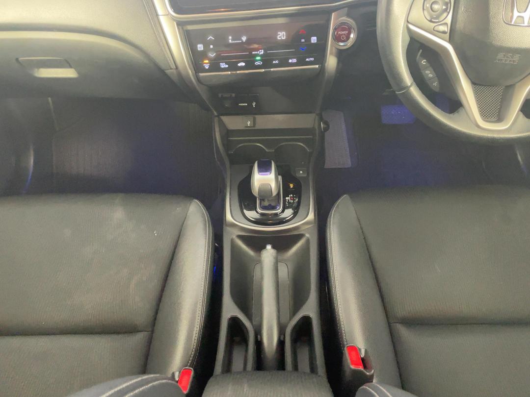 Photo '18' of Honda Grace
