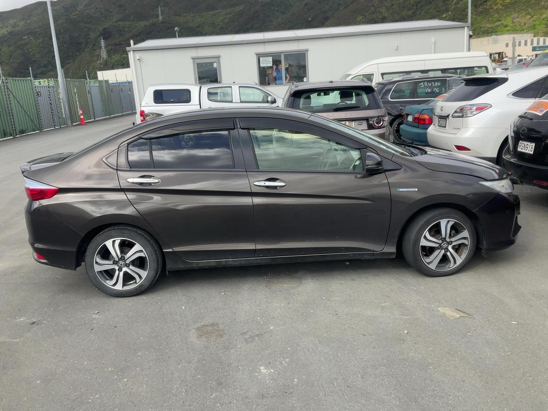Photo '9' of Honda Grace Photo '9' of Honda Grace