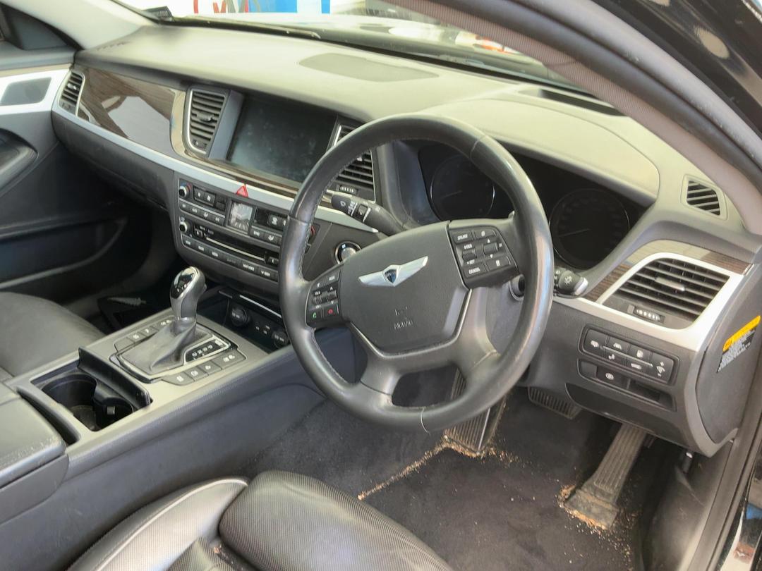 Photo '19' of Hyundai Genesis Photo '19' of Hyundai Genesis