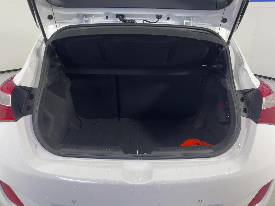 Photo '14' of Hyundai I30