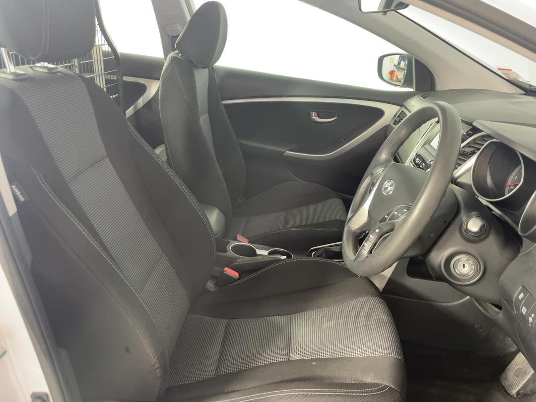 Photo '16' of Hyundai I30