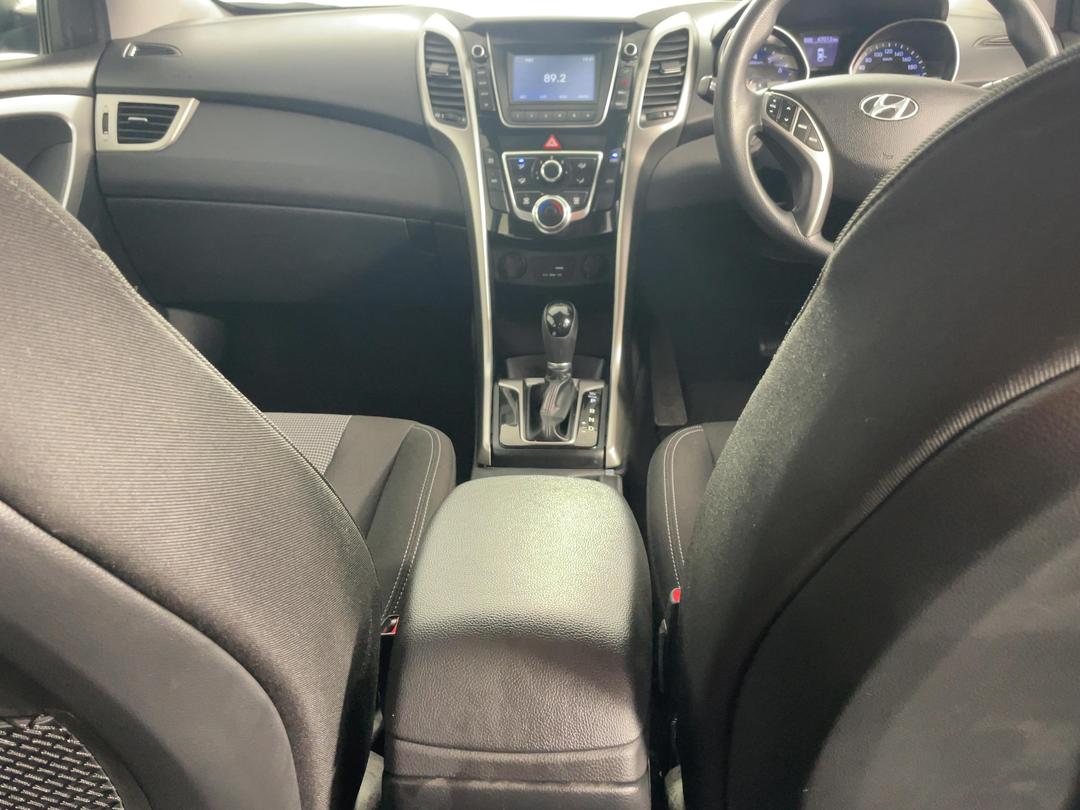 Photo '18' of Hyundai I30
