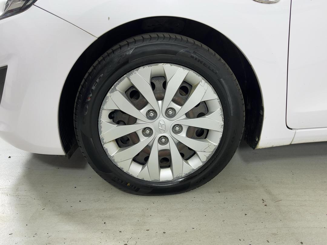 Photo '10' of Hyundai I30