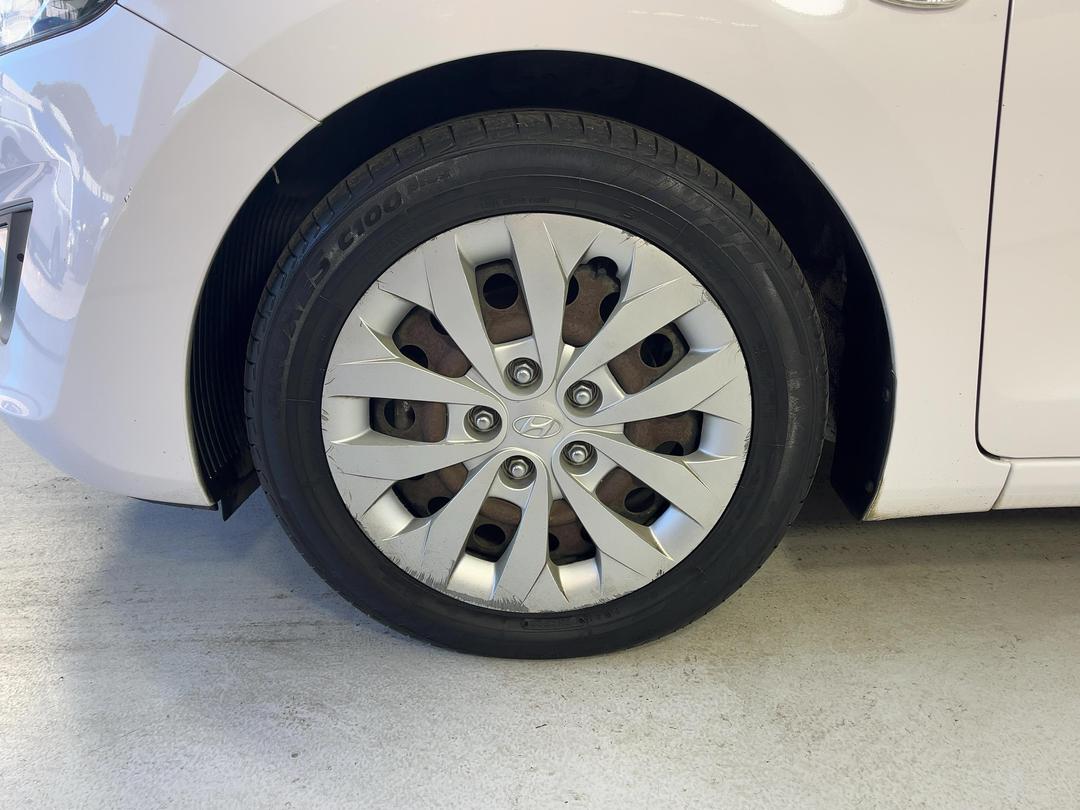Photo '10' of Hyundai I30