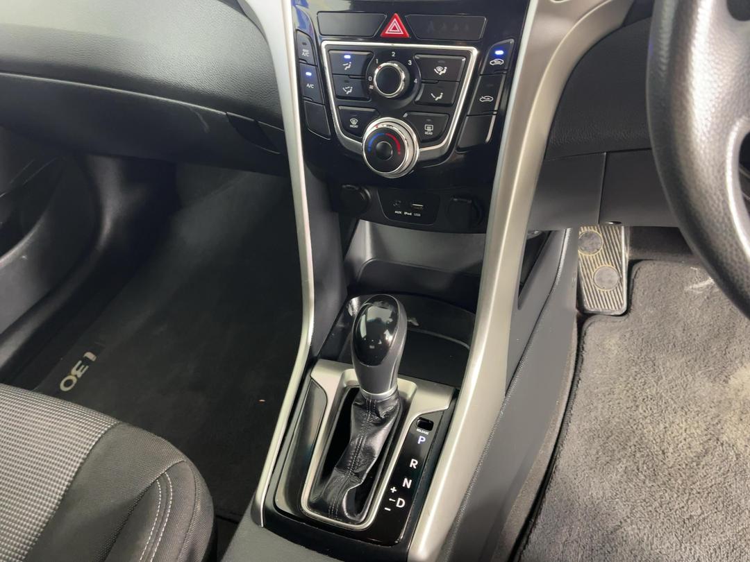 Photo '18' of Hyundai I30