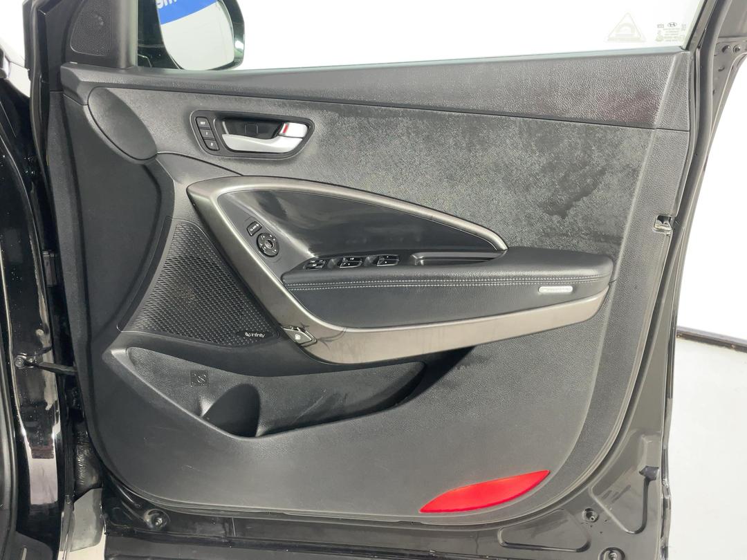 Photo '15' of Hyundai Santa FE