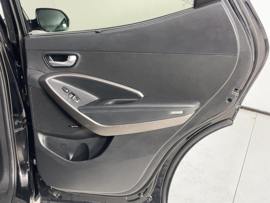 Photo '19' of Hyundai Santa FE