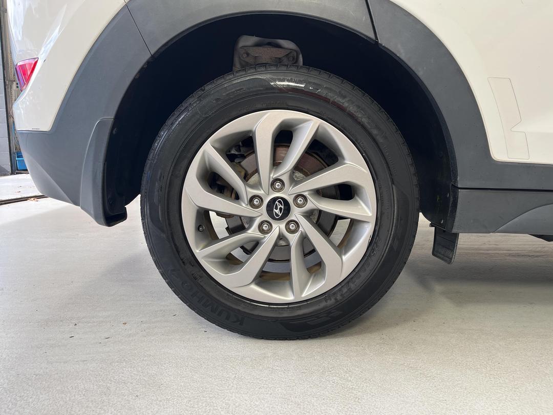 Photo '12' of Hyundai Tucson