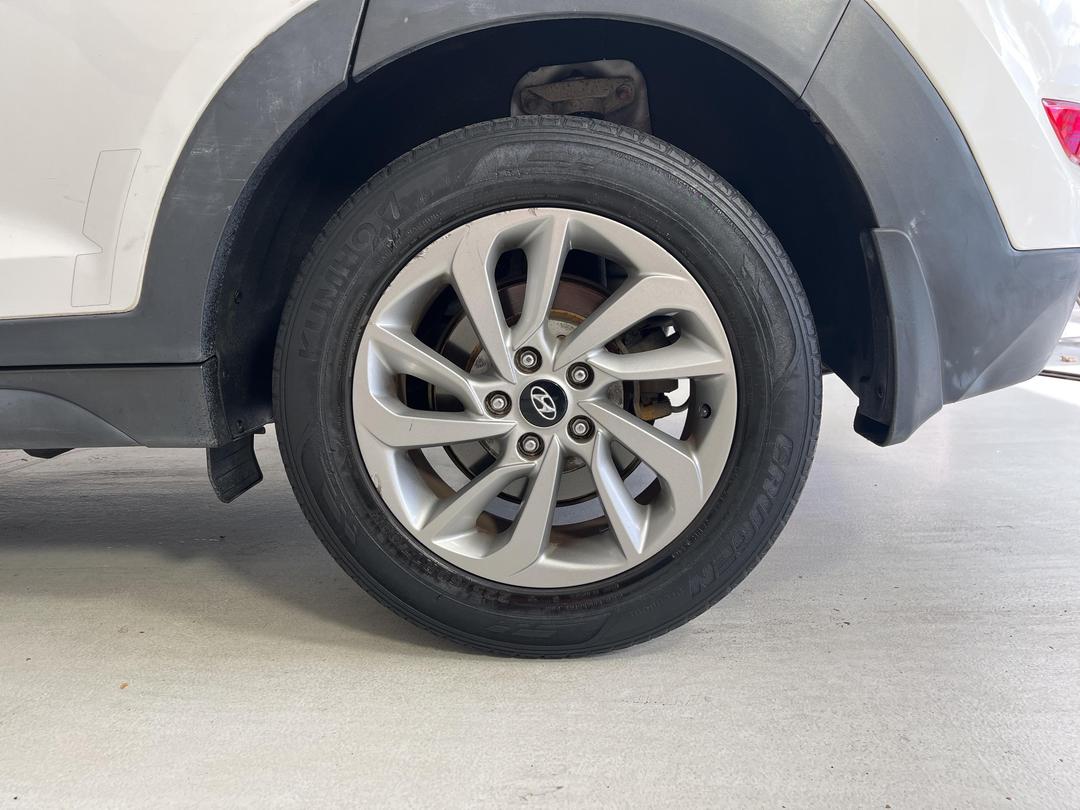 Photo '11' of Hyundai Tucson