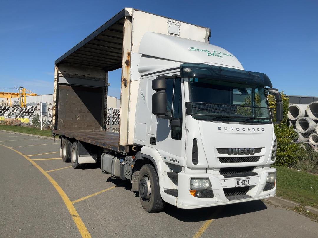 Photo '1' of Iveco Eurocargo ML225 Curtainsider