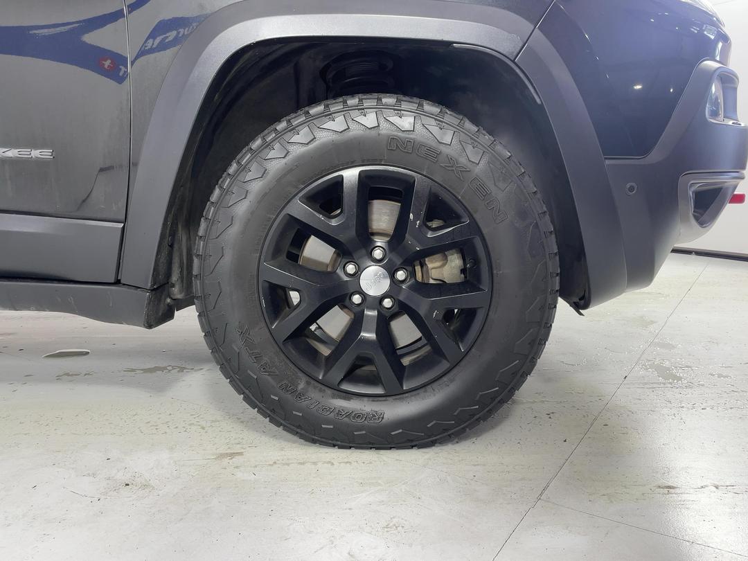 Photo '9' of Jeep Cherokee
