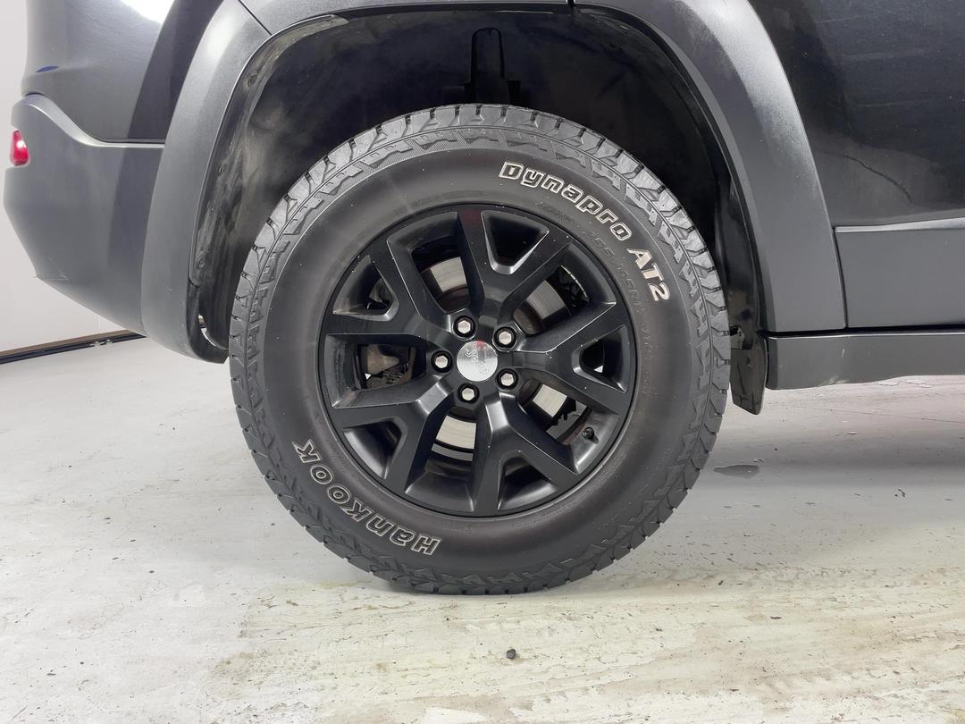 Photo '12' of Jeep Cherokee