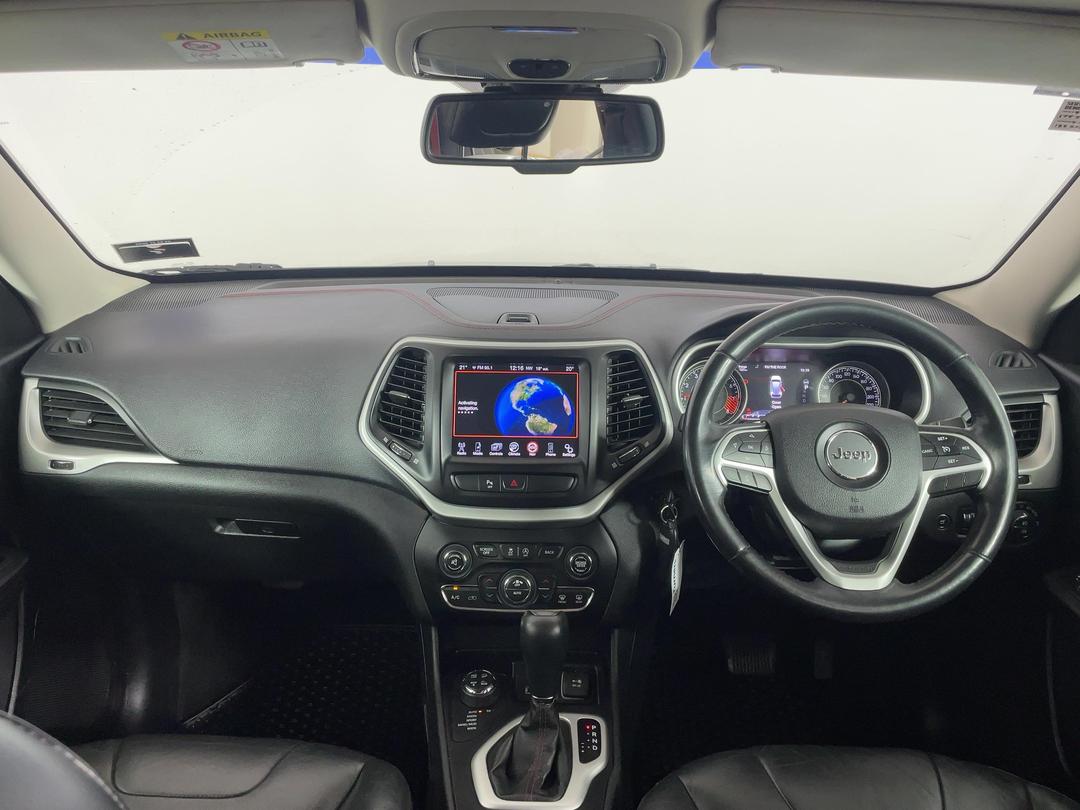 Photo '17' of Jeep Cherokee