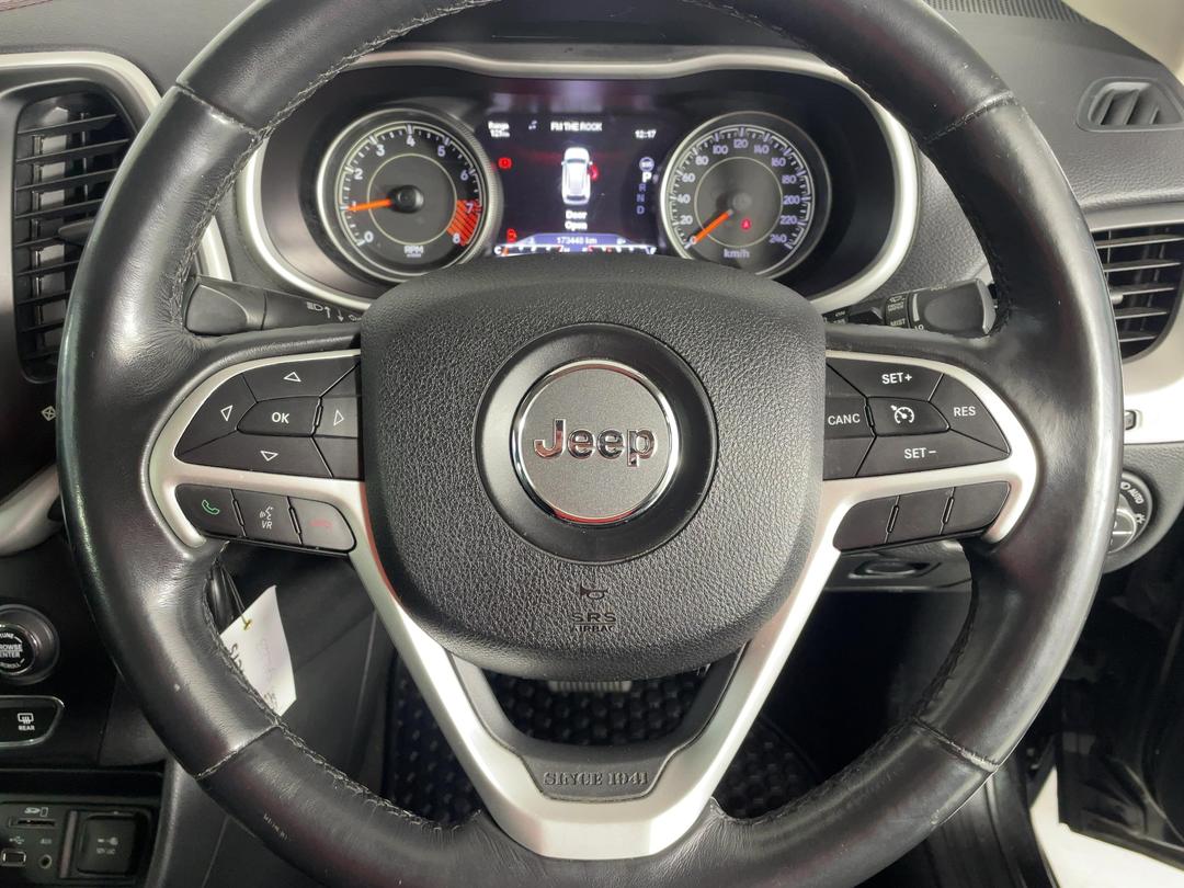 Photo '23' of Jeep Cherokee