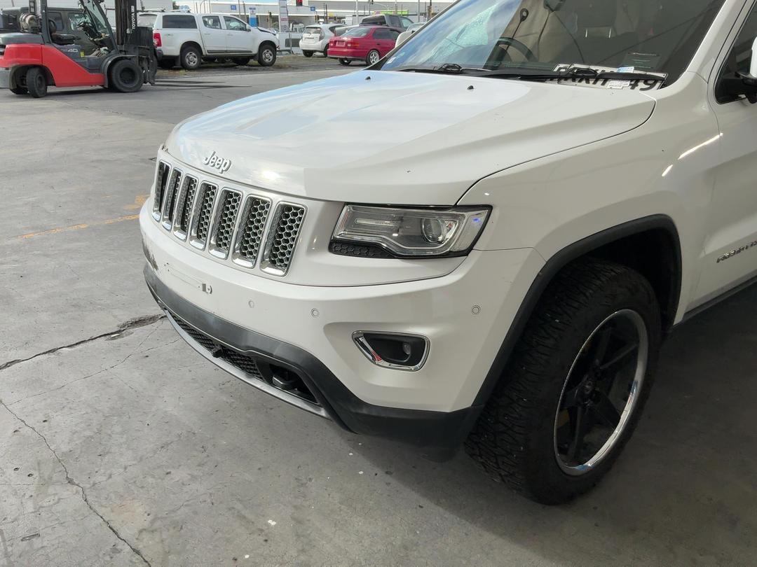 Photo '7' of Jeep Grand Cherokee Laredo 4X4 Photo '7' of Jeep Grand Cherokee Laredo 4X4