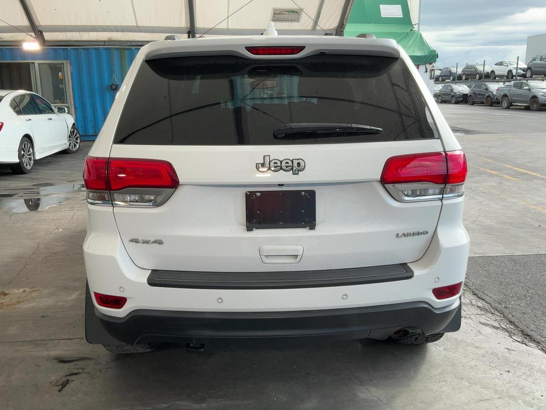 Photo '13' of Jeep Grand Cherokee Laredo 4X4 Photo '13' of Jeep Grand Cherokee Laredo 4X4