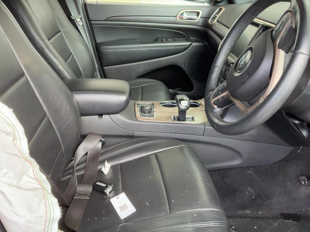 Photo '18' of Jeep Grand Cherokee Laredo 4X4 Photo '18' of Jeep Grand Cherokee Laredo 4X4