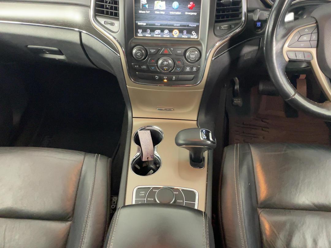 Photo '18' of Jeep Grand Cherokee