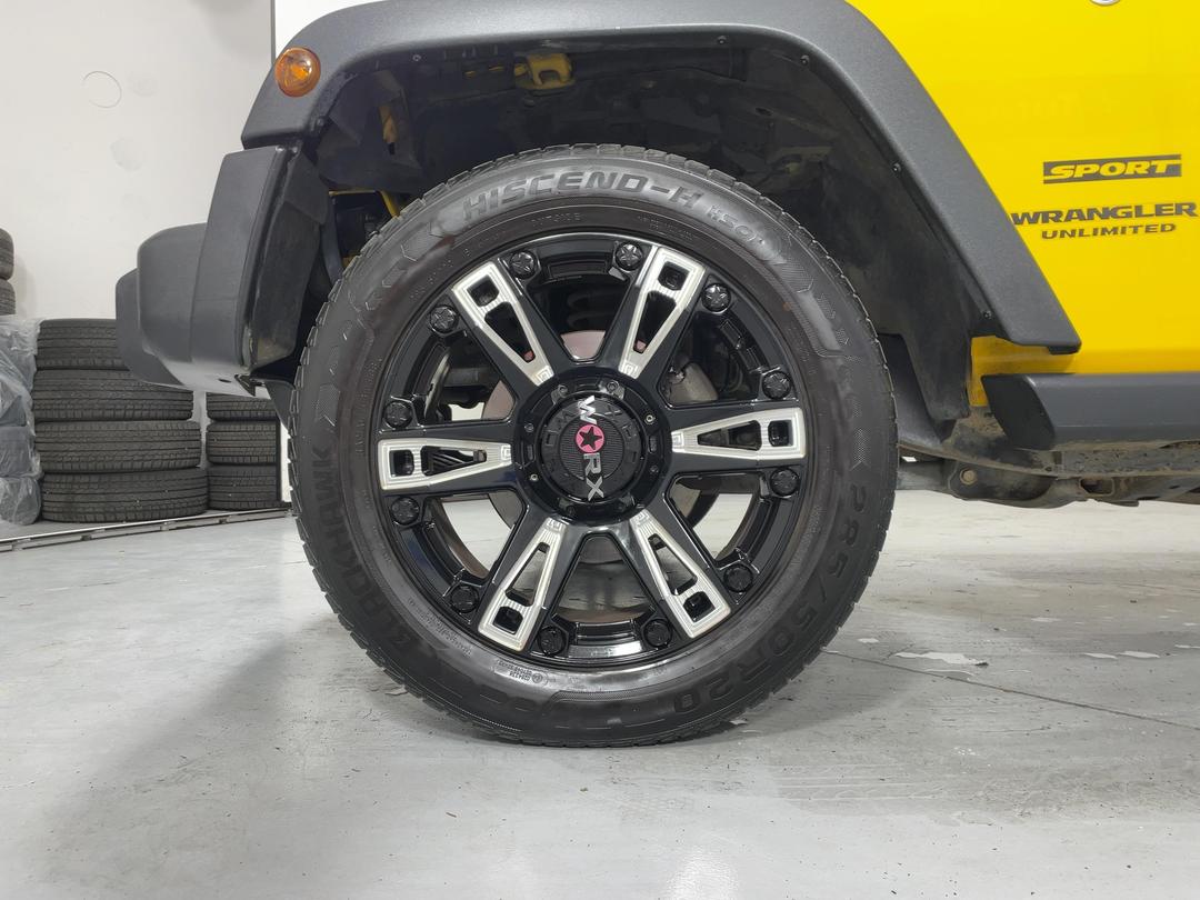 Photo '10' of Jeep Wrangler